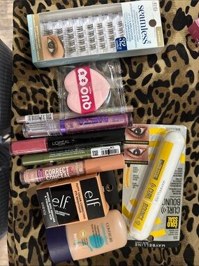 Maybelline White Curl Boost Mascara with Pink Sponge & Assorted Makeup Accents